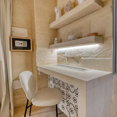 Suitecota24 Piscina E 4* Λέτσε