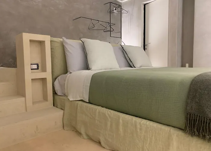 Suitecota24 Piscina E 게스트하우스 4*