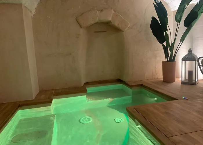 Suitecota24 Piscina E 게스트하우스 4*